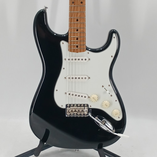 Vist Large View of Product Image Which is Used Fender STRATOCASTER 2025 MIM S Type Electric Guitar Black 6-String