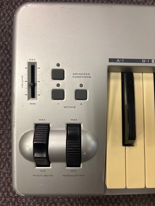 Vist Large View of Product Image Which is Used M-Audio KEYSTATION 88ES 88-Key Keyboard 88-key