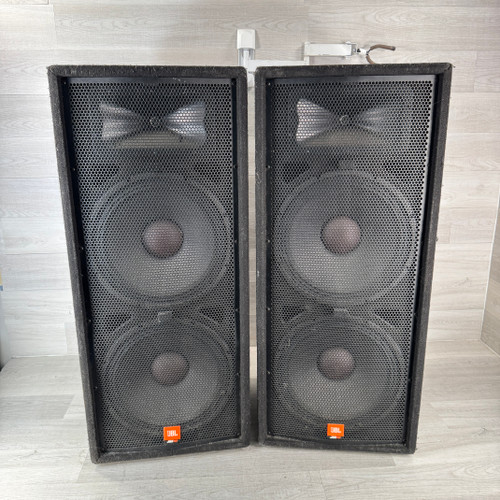 Vist Large View of Product Image Which is Used JBL JRX125 - Dual 15-inch Passive Speaker Cabinet - Pair - Local Pickup Only