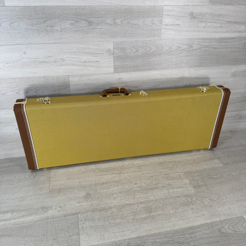 Vist Large View of Product Image Which is Used Fender Classic Series Stratocaster / Telecaster Hardshell Case - Tweed