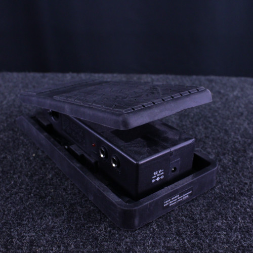 Vist Large View of Product Image Which is Used Behringer FCV-100 VOLUME PEDAL Volume Pedal