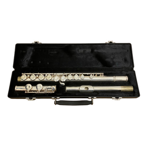 Vist Large View of Product Image Which is Used Gemeinhardt 2SP W/CASE Student Flute