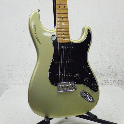 Vist Large View of Product Image Which is Used Fender 1979 25TH anniversary Stratocaster Vintage S Type Electric Guitar Goldtop 6-String