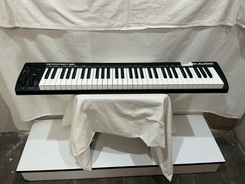 Vist Large View of Product Image Which is Used M-Audio KEYSTATION 61 MK3 61-Key Controller 61-Key