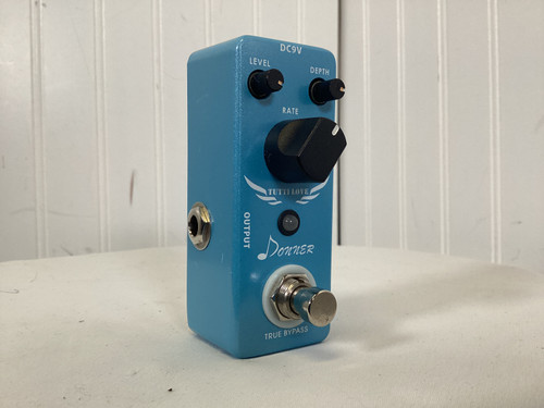 Vist Large View of Product Image Which is Used Donner TUTTI LOVE Chorus Pedal