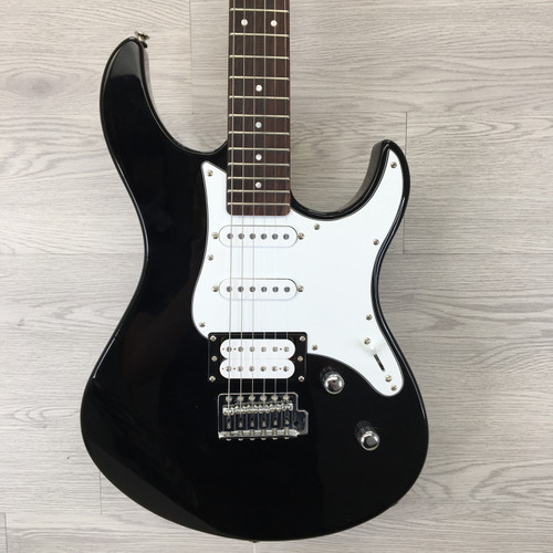 Vist Large View of Product Image Which is Used Yamaha PACIFICA PAC112V S Type Electric Guitar Black 6-String