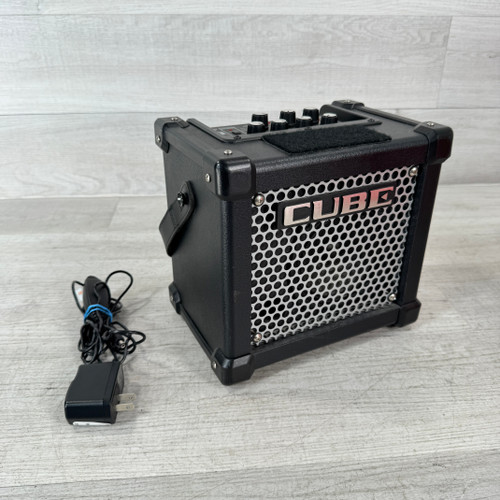 Vist Large View of Product Image Which is Used Roland Micro Cube GX - 3-watt 1 x 5-inch Guitar Combo Amplifier