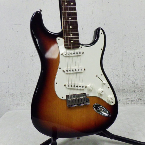Vist Large View of Product Image Which is Used Fender 2000 american Standard Stratocaster S Type Electric Guitar Sunburst 6-String