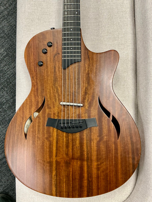 Vist Large View of Product Image Which is Used 2009 Taylor T5-LTD Vintage Laminate Top Acoustic Guitar Wood