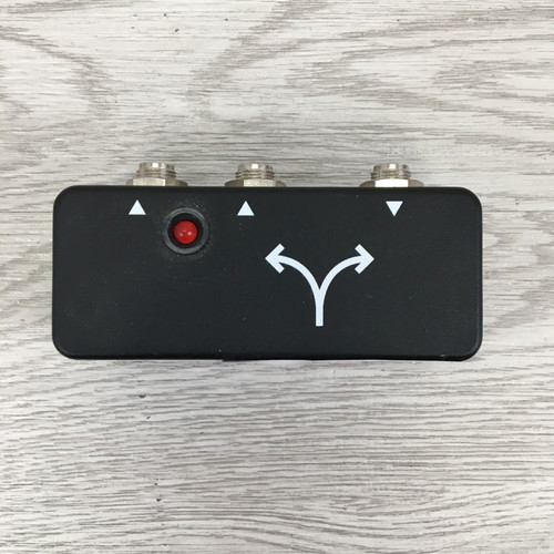 Vist Large View of Product Image Which is Used JHS Pedals BUFFERED SPLITTER Buffer Pedal