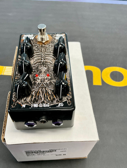 Vist Large View of Product Image Which is Used Airis Effects BRUTAL DRIVE Overdrive Pedal