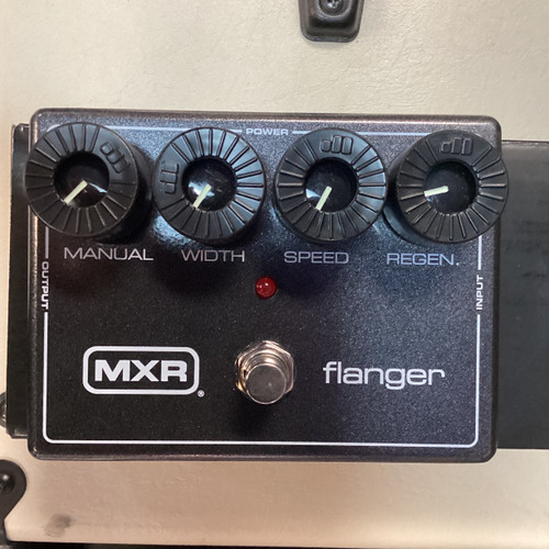 Vist Large View of Product Image Which is Used MXR M117R Flanger Pedal