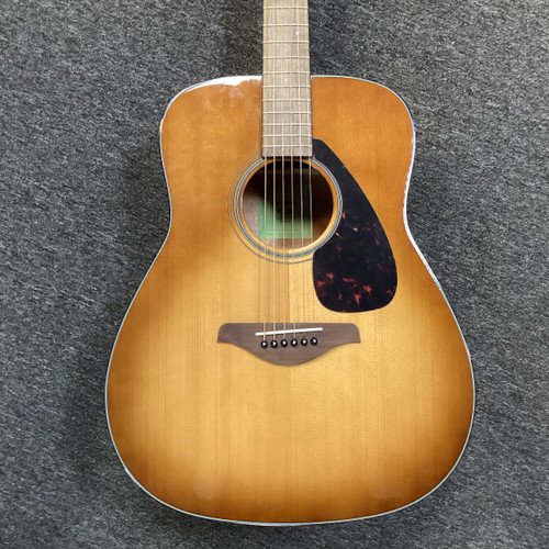 Vist Large View of Product Image Which is Used Yamaha FG800 Solid Top Acoustic Guitar Sunburst