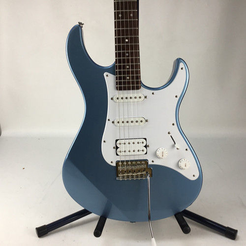 Vist Large View of Product Image Which is Used Yamaha PAC112J S Type Electric Guitar Blue 6-String