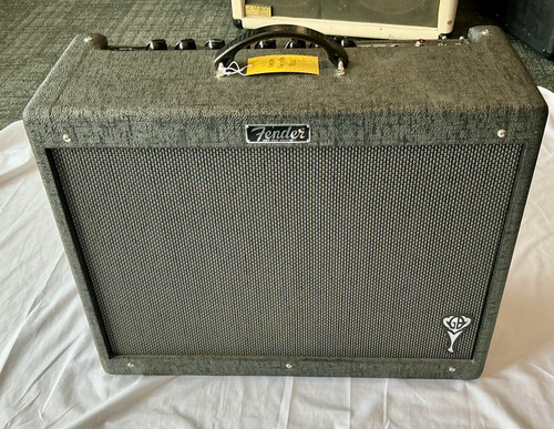 Vist Large View of Product Image Which is Used Fender HOT ROD DELUXE 1 x 12 Tube Combo Amplifier 1 x 12