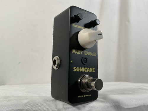 Vist Large View of Product Image Which is Used Sonicake FAZY CREAM FUZZ Fuzz Pedal