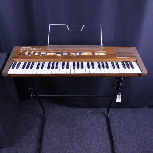 Vist Large View of Product Image Which is Used Roland PIANO PLUS II ELECTRIC KEYBOARD Vintage 49-Key Keyboard 49-Key