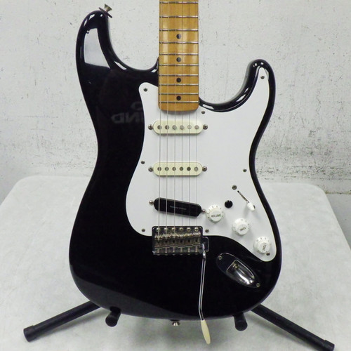 Vist Large View of Product Image Which is USed Fender Mij 90 S Stratocaster Electric Guitar Black 6-String
