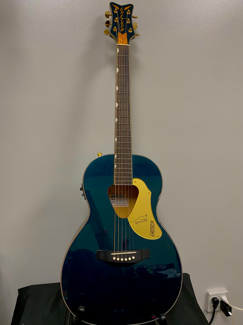 Vist Large View of Product Image Which is Used Gretsch G5021E-LTD MIDNIGHT SAPPHIRE Laminate Top Acoustic Guitar Green