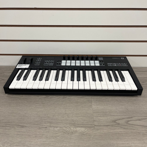 Vist Large View of Product Image Which is Used - Novation LAUNCHKEY 37 Controller