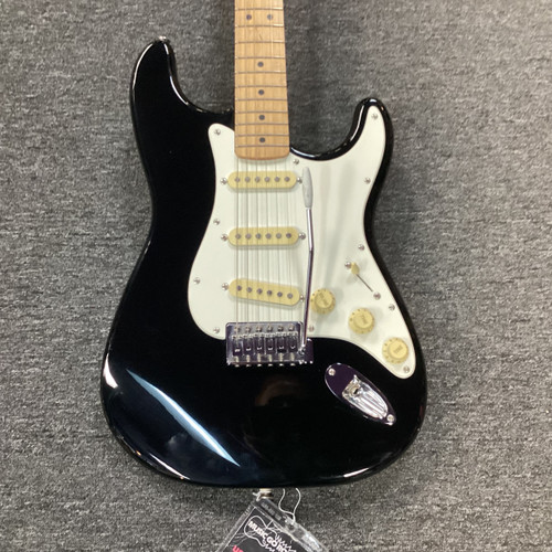 Vist Large View of Product Image Which is Used Fender STRATOCASTER SQUIER SERIES MIM S Type Electric Guitar Black 6-String