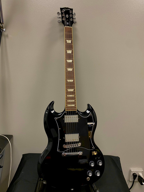 Vist Large View of Product Image Which is Used Gibson 2021 SG STANDARD ELEC GUITAR SG Type Electric Guitar Black 6-String
