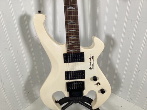Vist Large View of Product Image Which is Used Guild BURNSIDE CROSSBOW Vintage Electric Guitar White 6-String