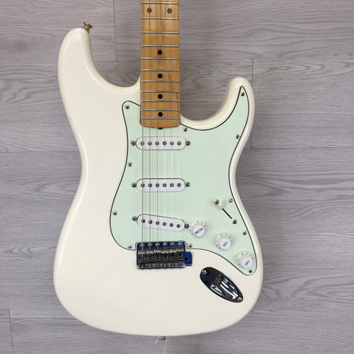 Vist Large View of Product Image Which is Used Fender 50S STRAT REISSUE MIJ 50TH ANNIV Vintage S Type Electric Guitar White 6-String