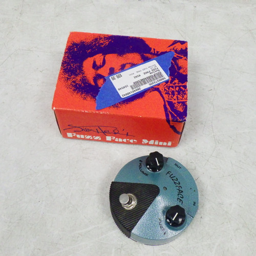 Vist Large View of Product Image Which is Used Dunlop FUZZ FACE  MINI Fuzz Pedal