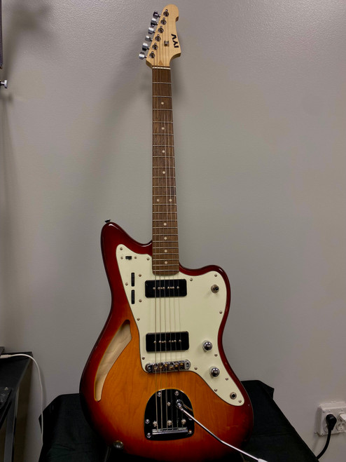 Vist Large View of Product Image Which is Used IYV IJG-200 JAZZ Offset Double Cutaway Electric Guitar Sunburst 6-String