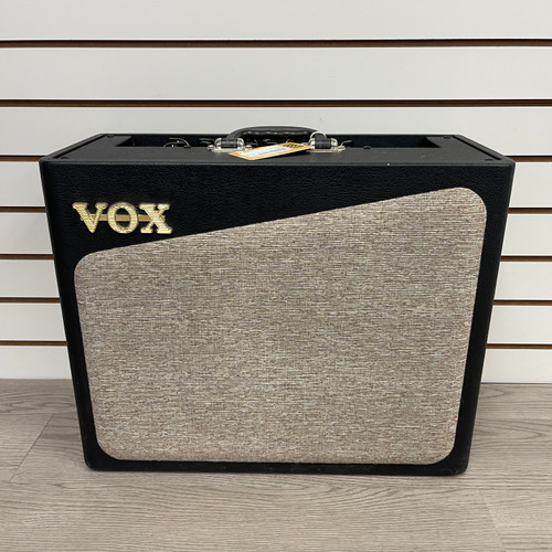 Vist Large View of Product Image Which is Used - Vox AV30 1 x 10 Hybrid Tube Solid State Combo Amplifier