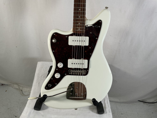 Vist Large View of Product Image Which is Used Squier LEFTY CV 60S JAZZMASTER Offset Double Cutaway Electric Guitar White 6-String