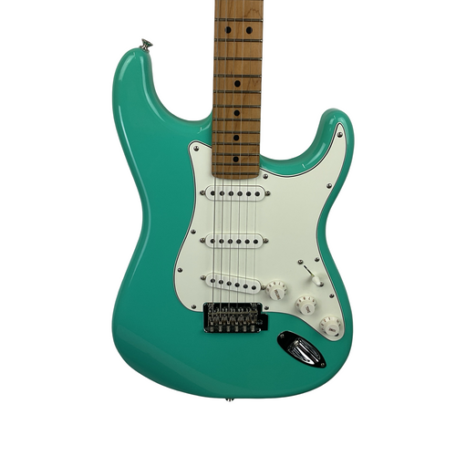 Vist Large View of Product Image Which is Used Fender LE PLAYER STRAT ROASTED MAPLE S Type Electric Guitar Green 6-String