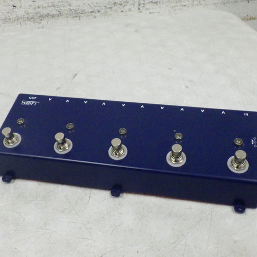 Vist Large View of Product Image Which is Used AIRTURN BT500 S-6 Guitar Effects Pedal