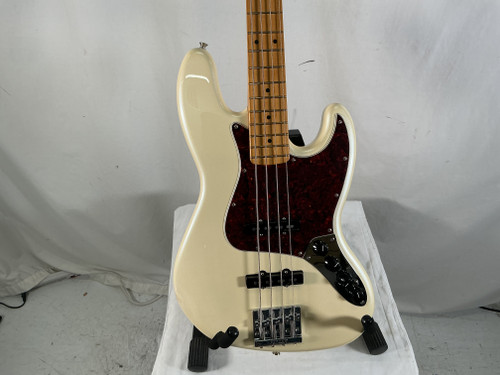 Vist Large View of Product Image Which is Used Fender 2023 JAZZ BASS PLAYER PLUS J Type Bass Guitar White 4-String