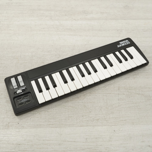 Vist Large View of Product Image Which is Used Midiplus AKM320 25-key Controller