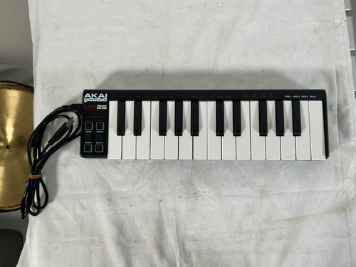 Vist Large View of Product Image Which is Used Akai LPK 25 Compact Controller Compact
