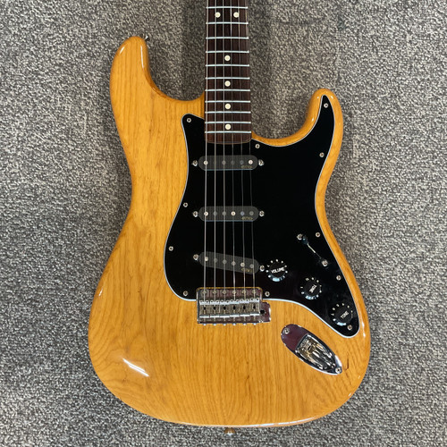 Vist Large View of Product Image Which is Used 2000/01 FENDER 70S STRATOCASTER Electric Guitar