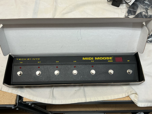 Vist Large View of Product Image Which is Used Tech 21 MIDI MOOSE Guitar