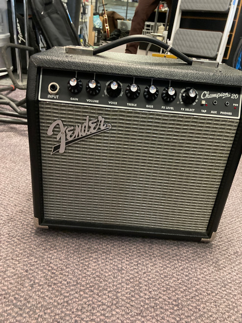 Vist Large View of Product Image Which is Used Fender CHAMPION 20 1 x 8 Solid State Amplifier 1 x 8