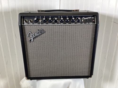Vist Large View of Product Image Which is Used Fender CHAMPION 40 1 x 12 Solid State Amplifier 1 x 12