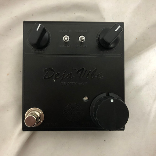 Vist Large View of Product Image Which is Used Fulltone MINI DEJA VIBE MKII Guitar Effects Pedal