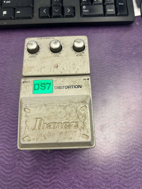 Vist Large View of Product Image Which is Used Ibanez DS7 DISTORTION Guitar Effect