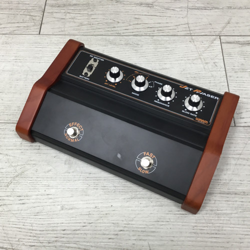 Vist Large View of Product Image Which is Used Warm Audio Jet Phaser Pedal