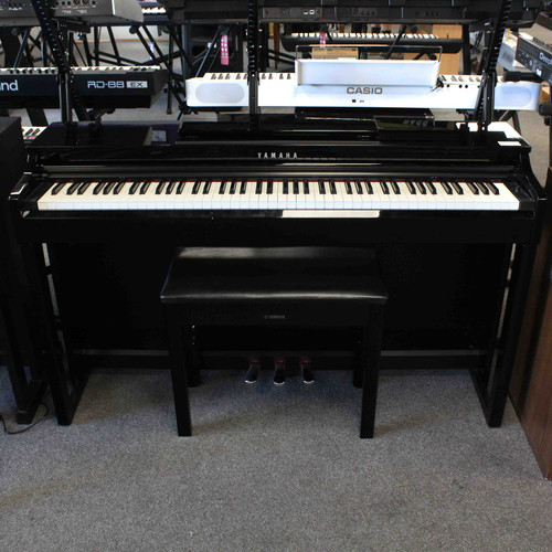 Vist Large View of Product Image Which is Used Yamaha CLP-525 88-Key Console Dgtal Piano 88-key