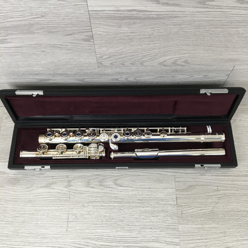 Vist Large View of Product Image Which is Used Yamaha YFL-462 INTERMEDIATE Silver Head Flute