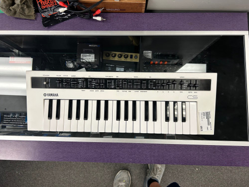 Vist Large View of Product Image Which is Used Yamaha REFACE CS Synthesizer 25-Key