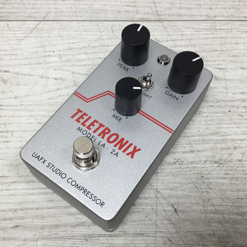 Vist Large View of Product Image Which is Used Universal Audio Teletronix Model LA-2A Compressor Pedal