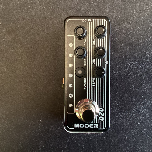 Vist Large View of Product Image Which is Used Mooer 020 BLUENO Distortion Pedal