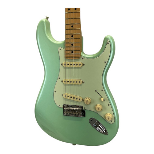Vist Large View of Product Image Which is Used Fender 2023 Limited Player Stratocaster Electric Guitar Green 6-String